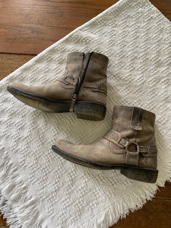 ROAN harness buckle side zip boots size 8.5 gray main image 4